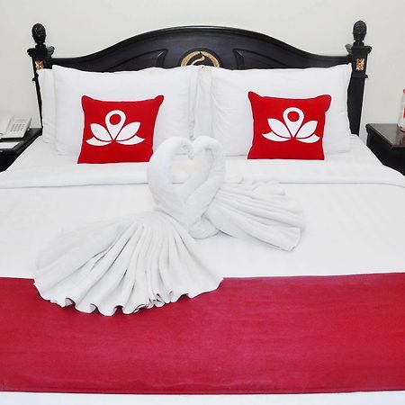 Zen Rooms Sultan Iskandar Muda Surabaya Ngoại thất bức ảnh