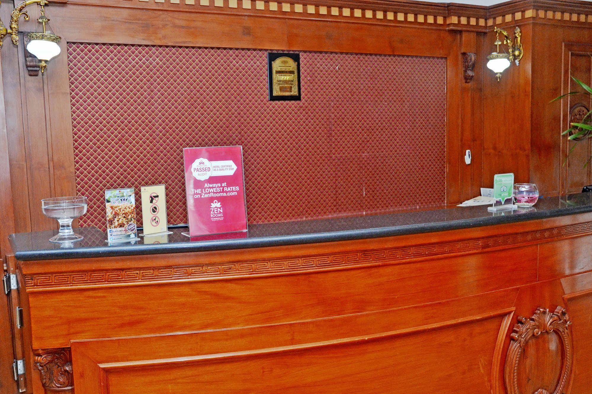 Zen Rooms Sultan Iskandar Muda Surabaya Ngoại thất bức ảnh