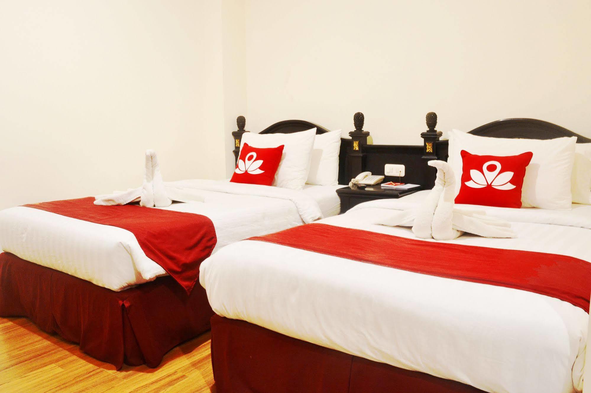 Zen Rooms Sultan Iskandar Muda Surabaya Ngoại thất bức ảnh