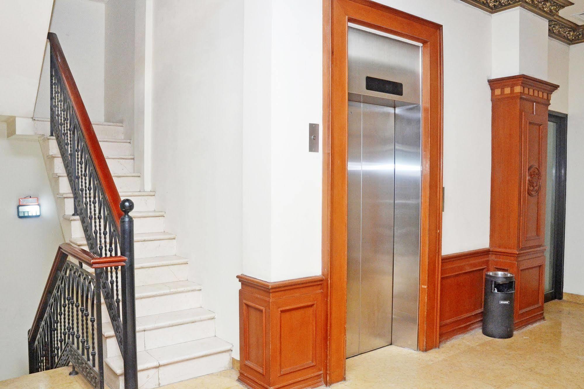 Zen Rooms Sultan Iskandar Muda Surabaya Ngoại thất bức ảnh