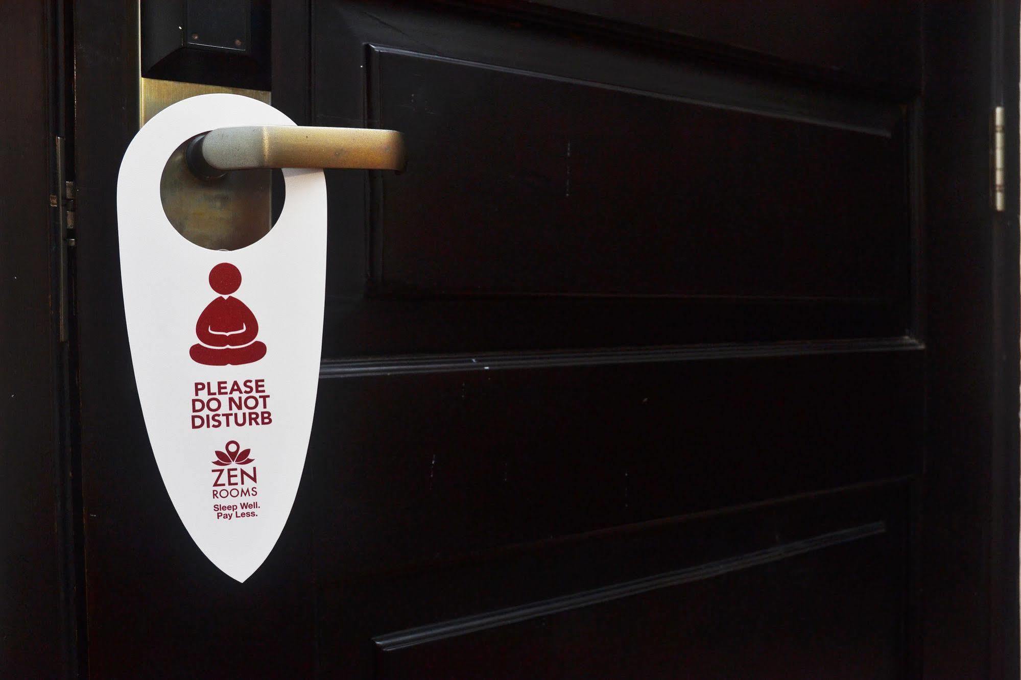 Zen Rooms Sultan Iskandar Muda Surabaya Ngoại thất bức ảnh